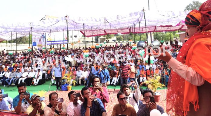 Union Minister Dr Jitendra Singh addressing a grand rally at Lakhanpur on Sunday. —Excelsior/Pardeep Sharma