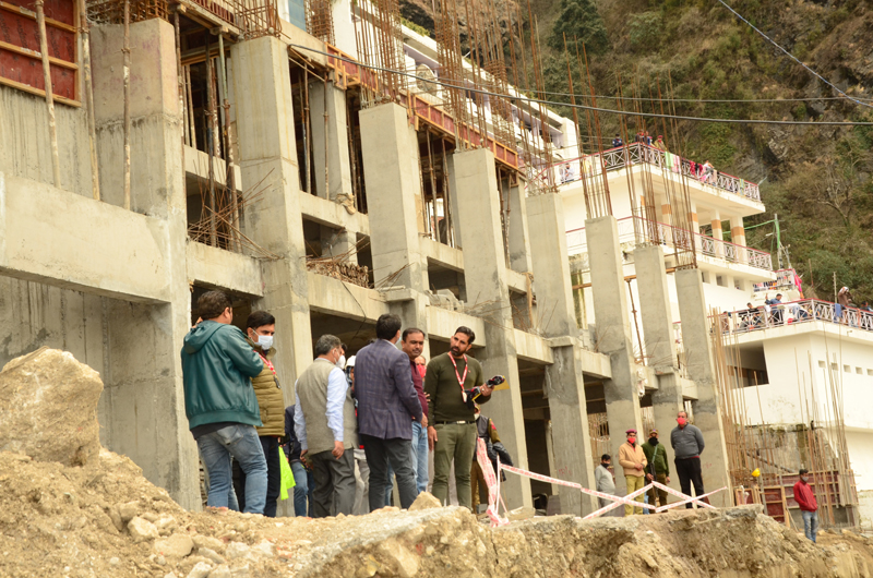 CEO SMVDSB inspecting developmental projects. CEO SMVDSB inspecting developmental projects.