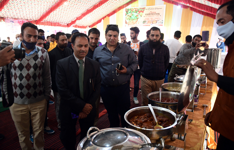Secretary Tourism & Culture, Sarmad Hafeez inspecting a stall during Food Festival at Tulip Garden, Srinagar. —Excelsior/Shakeel Secretary Tourism & Culture, Sarmad Hafeez inspecting a stall during Food Festival at Tulip Garden, Srinagar. —Excelsior/Shakeel