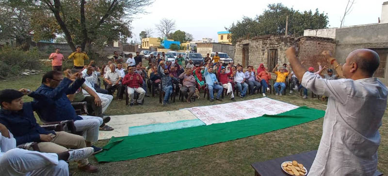 BJP senior vice president, Yudhvir Sethi addressing a meeting at Aithem on Wednesday. BJP senior vice president, Yudhvir Sethi addressing a meeting at Aithem on Wednesday.