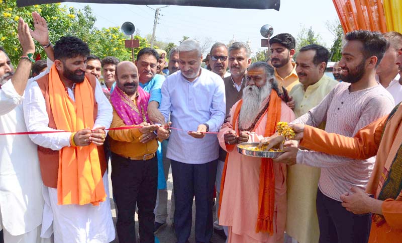 Sham Lal Sharma and others inaugurating Kissan Mela on Sunday. Sham Lal Sharma and others inaugurating Kissan Mela on Sunday.