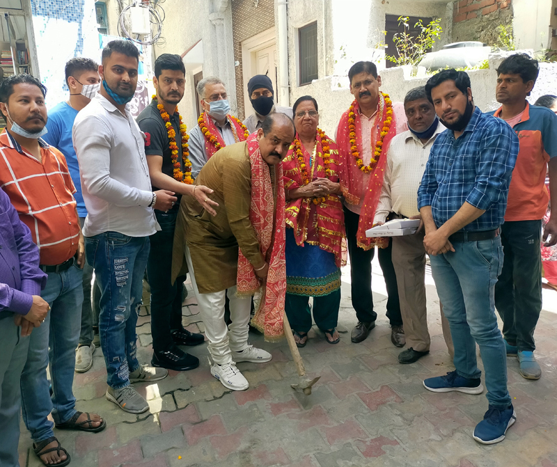 JMC Councillor, Anil Masoom starting lane-drain work at Chowk Chabutra in Ward 10. JMC Councillor, Anil Masoom starting lane-drain work at Chowk Chabutra in Ward 10.