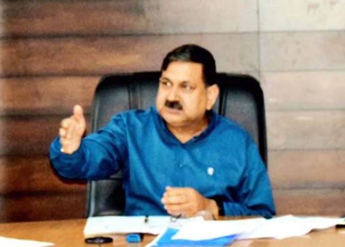 DDC Kishtwar Ashok Sharma chairing a meeting. DDC Kishtwar Ashok Sharma chairing a meeting.