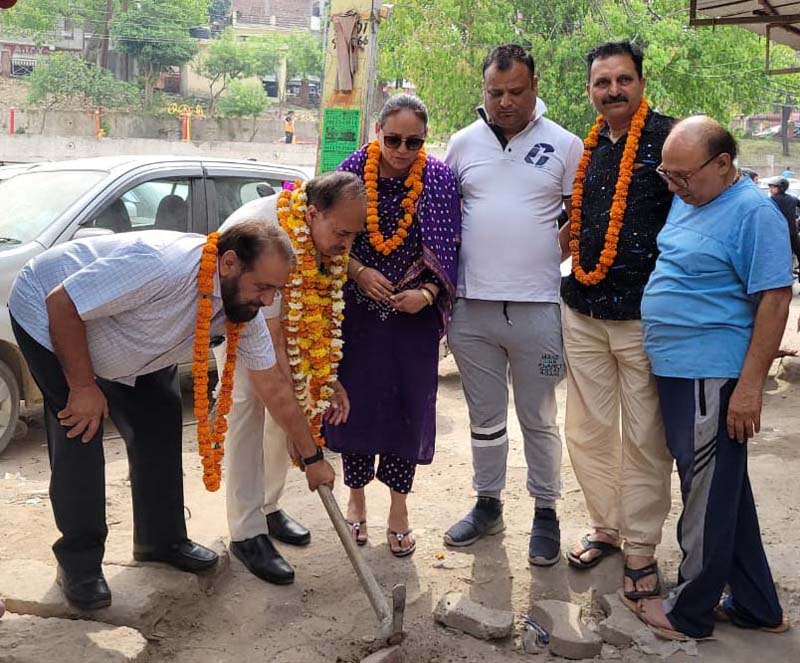 JMC Councillor, Sham Lal Basson starts up-gradation work of lanes-drains in Gorkh Nagar area. JMC Councillor, Sham Lal Basson starts up-gradation work of lanes-drains in Gorkh Nagar area.