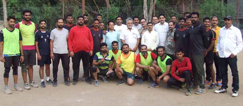 Players posing for a group photograph alongwith dignitaries at Jammu. Players posing for a group photograph alongwith dignitaries at Jammu.