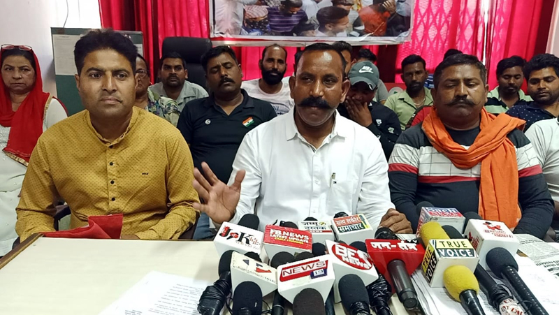 CSKU president Rinku Gill and other Union members during a press conference at Jammu on Monday. CSKU president Rinku Gill and other Union members during a press conference at Jammu on Monday.