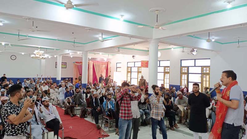Balwant Singh Mankotia addressing a gathering of AAP workers & supporters at Reasi on Sunday. Balwant Singh Mankotia addressing a gathering of AAP workers & supporters at Reasi on Sunday.