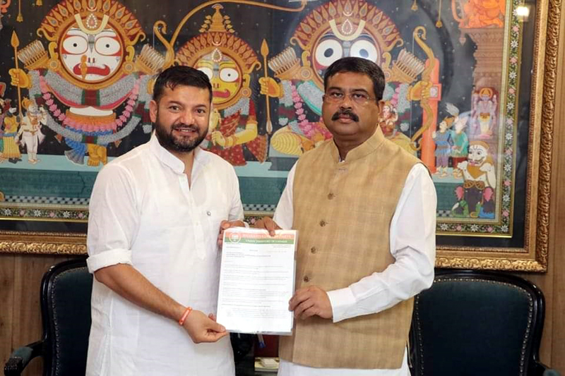 BJP State media secretary of Ladakh Mohd Hassan Pasha presenting a memorandum to Union Minister Dharmendra Pradhan at New Delhi. BJP State media secretary of Ladakh Mohd Hassan Pasha presenting a memorandum to Union Minister Dharmendra Pradhan at New Delhi.