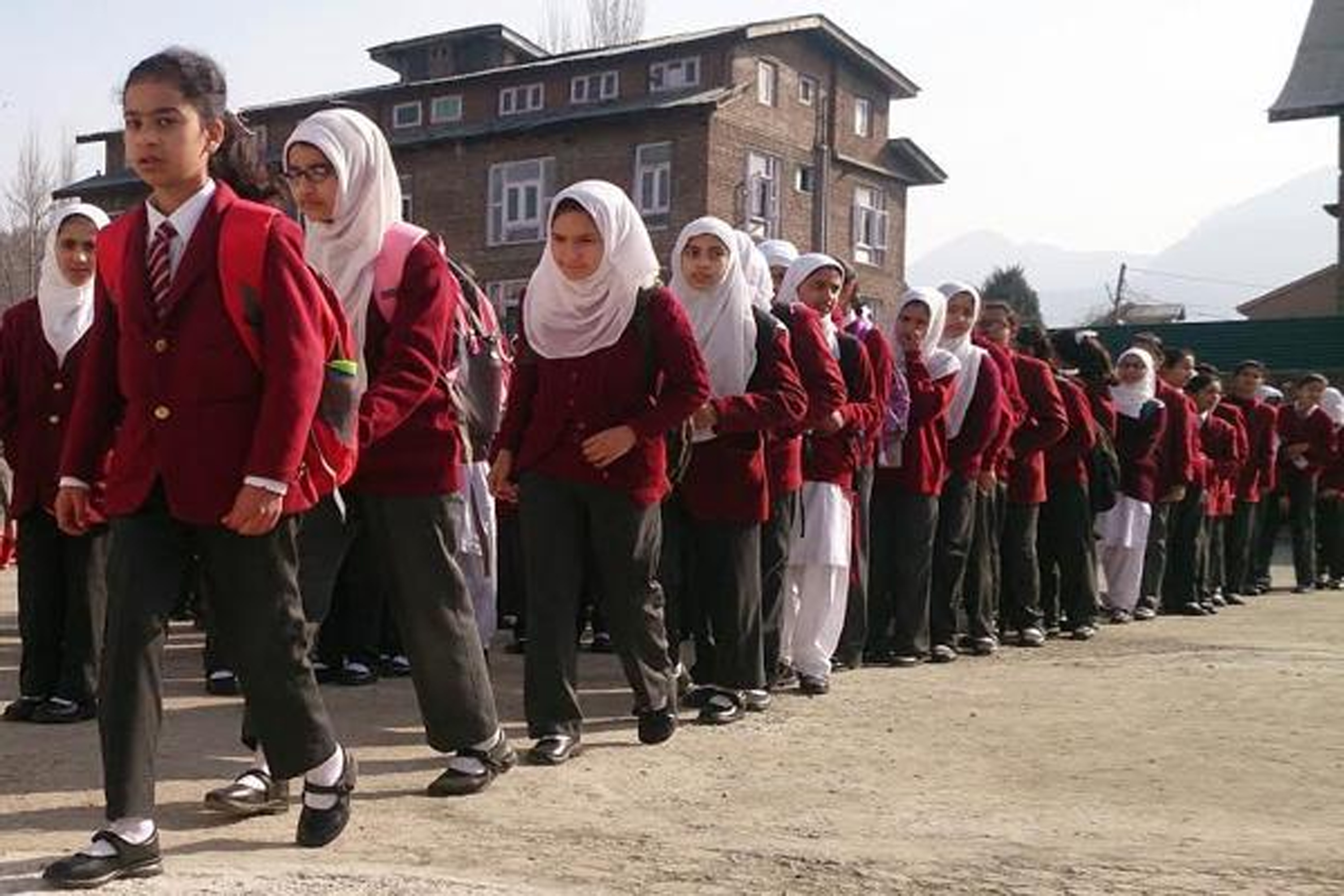 DSEK notifies new school timings in Kashmir from today Jammu Kashmir Latest News Tourism