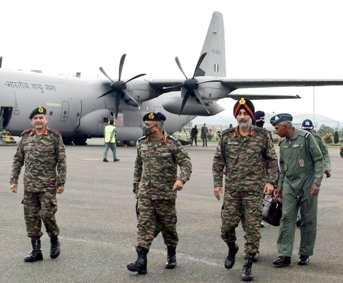Army chief Gen Manoj Pande during visit to Kashmir on Saturday. (UNI) Army chief Gen Manoj Pande during visit to Kashmir on Saturday. (UNI)