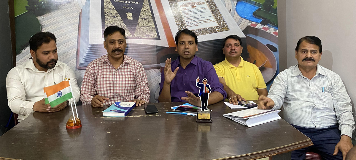 Leaders of Confederation of SC,ST,OBC organisations talking to reporters at Jammu on Saturday Leaders of Confederation of SC,ST,OBC organisations talking to reporters at Jammu on Saturday