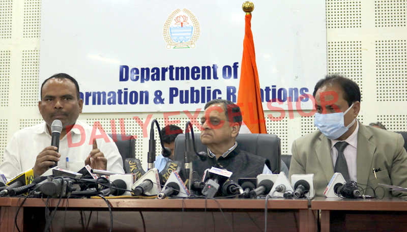 Divisional Commissioner Kashmir P K Pole addressing a press conference in Srinagar on Wednesday. —Excelsior/Shakeel