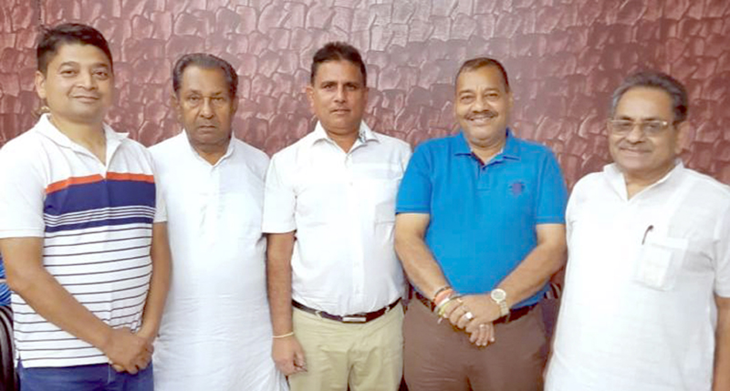 J&K office bearers of Akhil Bhartiya Vaishya Samaj posing for group photograph. J&K office bearers of Akhil Bhartiya Vaishya Samaj posing for group photograph.