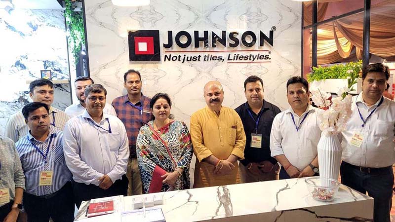 Senior BJP leaders Yudhvir Singh and Priya Sethi at an exhibition organized at Hari Niwas, Jammu. Senior BJP leaders Yudhvir Singh and Priya Sethi at an exhibition organized at Hari Niwas, Jammu.