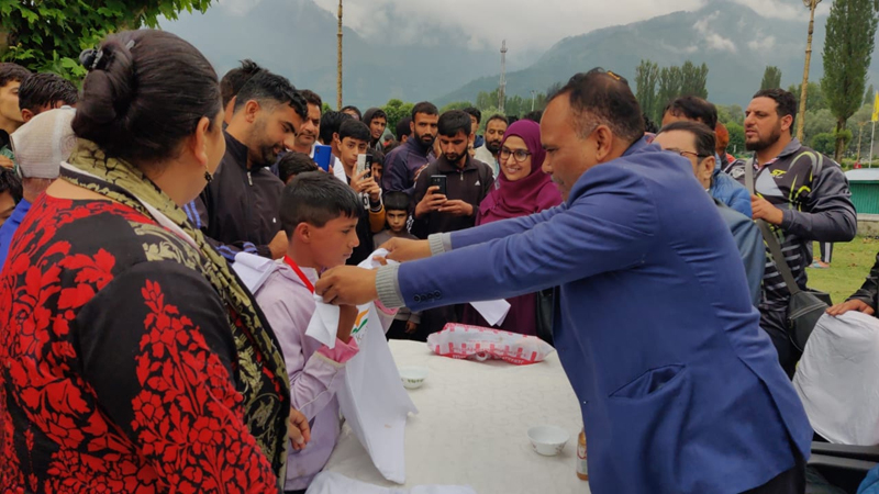 Div Com P K Pole awarding a winner at Srinagar on Sunday. Div Com P K Pole awarding a winner at Srinagar on Sunday.