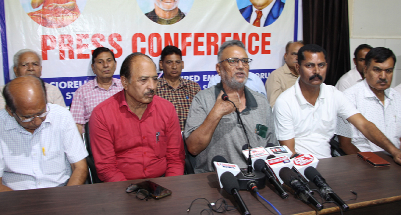 Members of Joint Action Committee of Reserved Categories addressing a press conference at Jammu on Tuesday. —Excelsior/Rakesh Members of Joint Action Committee of Reserved Categories addressing a press conference at Jammu on Tuesday. —Excelsior/Rakesh