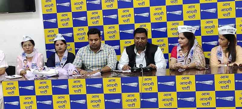 Food and Civil Supplies Minister, New Delhi, Imran Hussain and others addressing a press conference on Tuesday. Food and Civil Supplies Minister, New Delhi, Imran Hussain and others addressing a press conference on Tuesday.