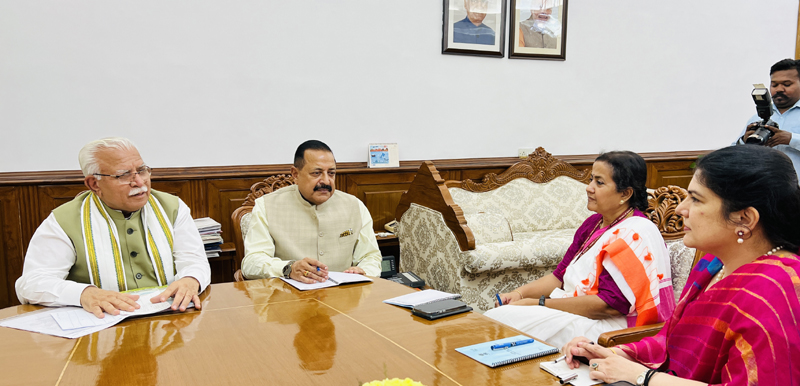 Chief Minister Haryana, Manohar Lal Khattar calling on Union Minister Dr Jitendra Singh at DoPT headquarters, North Block, New Delhi, on Friday.