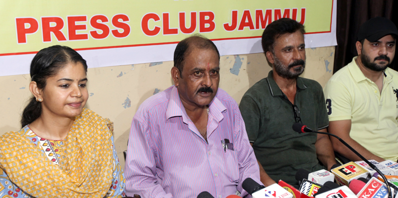 Office bearers of All Travel Trade Associations of Jammu interacting with media persons at Jammu on Tuesday. -Excelsior/Rakesh