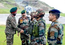 GOC White Knight Corps Lt. Gen Manjinder Singh visiting forward areas of Poonch on Wednesday.(UNI)