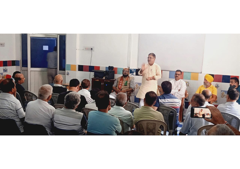 BJP leaders listening public grievances in Ward Number 41 on Sunday. BJP leaders listening public grievances in Ward Number 41 on Sunday.