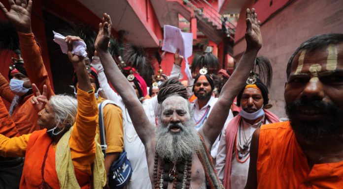 Amarnathji bound Sadhus chanting ‘Bum Bum Bhole’ at Ram Mandir Jammu on Friday. — Excelsior/Rakesh