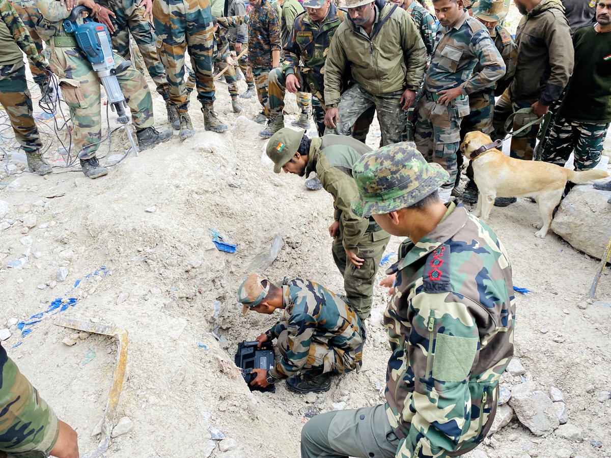 Hi tech equipment being used by Army alongside dogs and manual efforts of the jawans in the cave area to clear the rubble and locate the missing persons. — Excelsior/Abid Nabi Hi tech equipment being used by Army alongside dogs and manual efforts of the jawans in the cave area to clear the rubble and locate the missing persons. — Excelsior/Abid Nabi