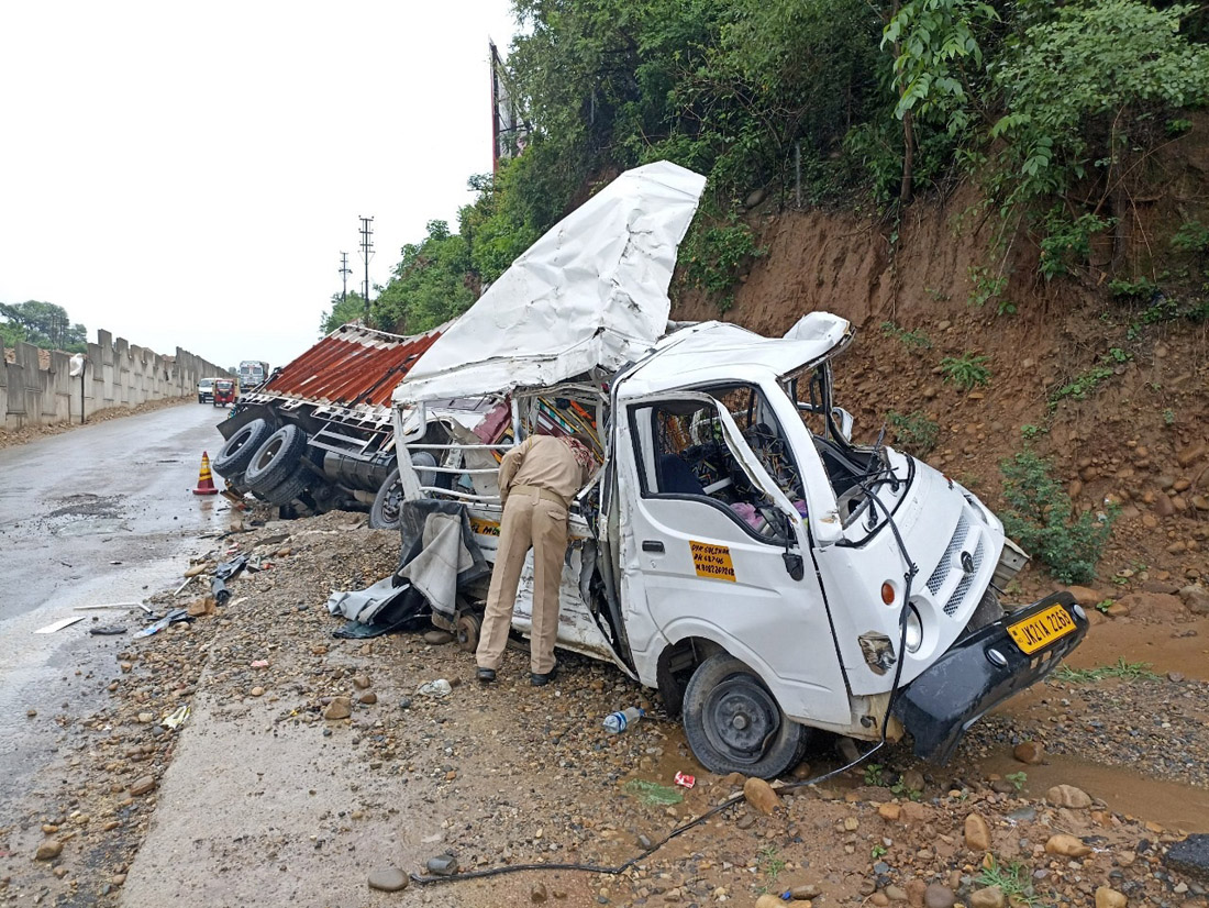 Badly damaged Auto in a road accident at Samba. -Excelsior/Nischant Badly damaged Auto in a road accident at Samba. -Excelsior/Nischant