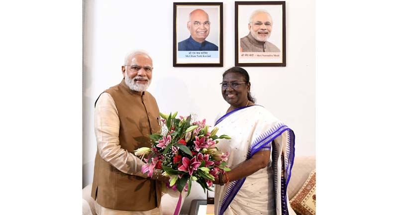 Prime Minister Narendra Modi congratulates Droupadi Murmu on being elected as 15th President of India in New Delhi on Thursday.