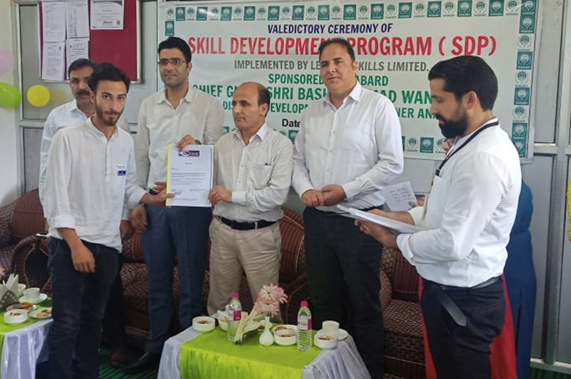 ADDC Anantnag, Bashir Ahmad Wani handing over job letters to candidates who completed training on Food and Beverage steward. ADDC Anantnag, Bashir Ahmad Wani handing over job letters to candidates who completed training on Food and Beverage steward.