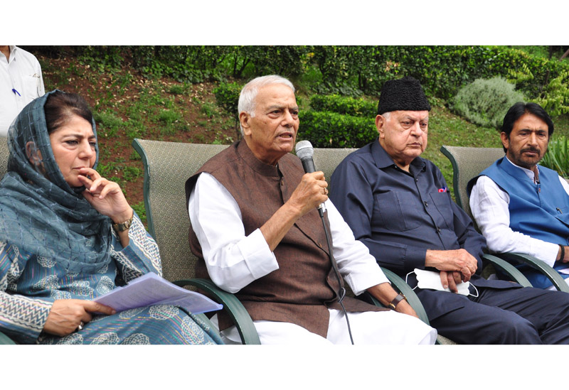 Opposition Presidential candidate Yashwant Sinha during a press conference in Srinagar on Saturday. —Excelsior/Shakeel Opposition Presidential candidate Yashwant Sinha during a press conference in Srinagar on Saturday. —Excelsior/Shakeel