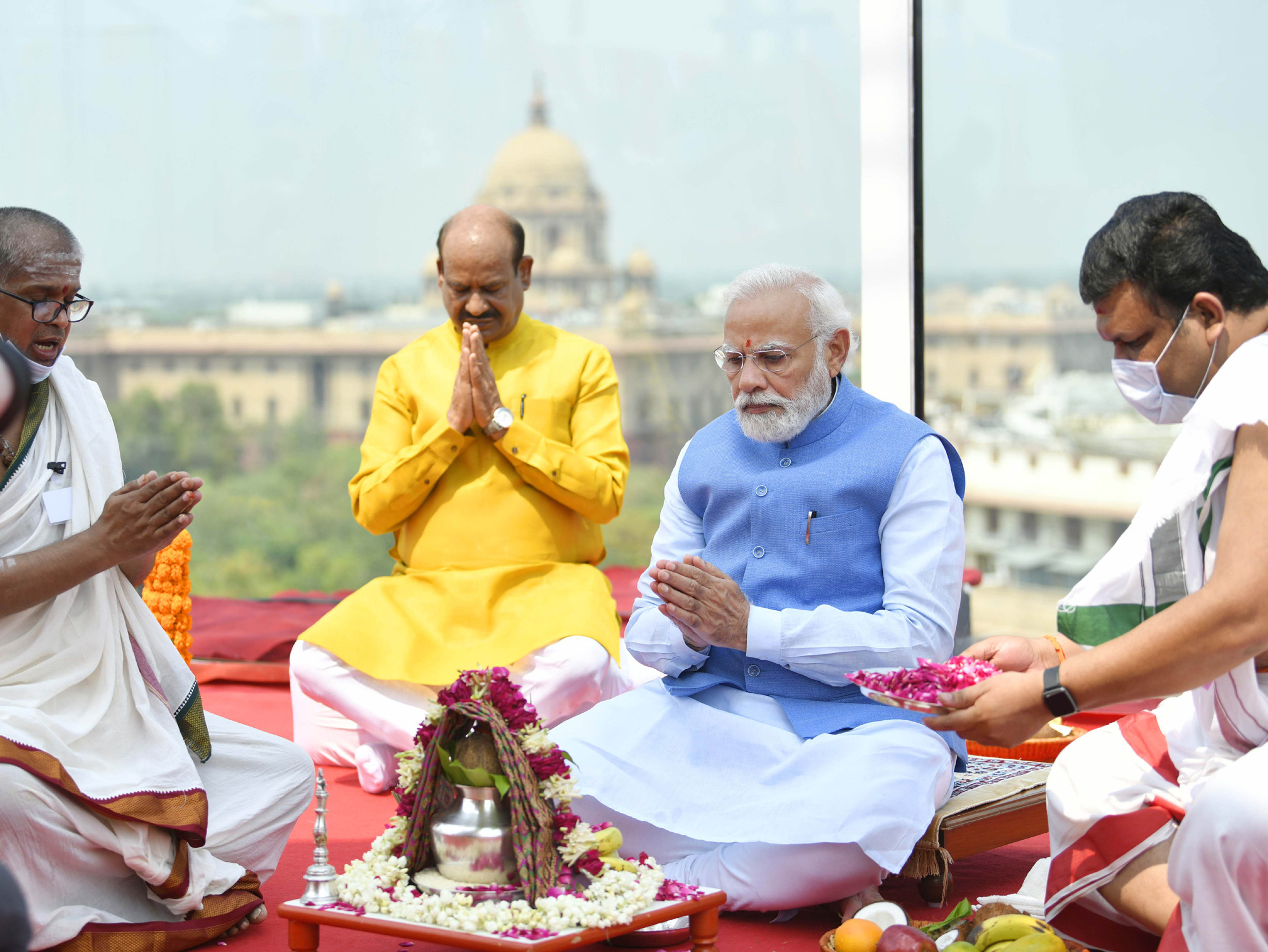 Prime Minister Narendra Modi worships at the unveiling ceremony of the National Emblem at New Parliament Building, in New Delhi on Monday. (UNI) Prime Minister Narendra Modi worships at the unveiling ceremony of the National Emblem at New Parliament Building, in New Delhi on Monday. (UNI)