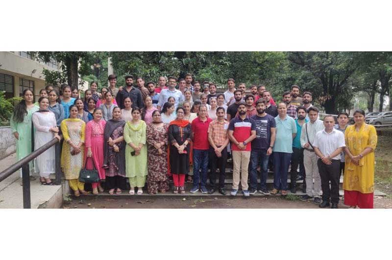 Alumni of Govt G.L.D.M Degree College, Hiranagar posing for a group photograph with staff members of the College on Saturday. Alumni of Govt G.L.D.M Degree College, Hiranagar posing for a group photograph with staff members of the College on Saturday.