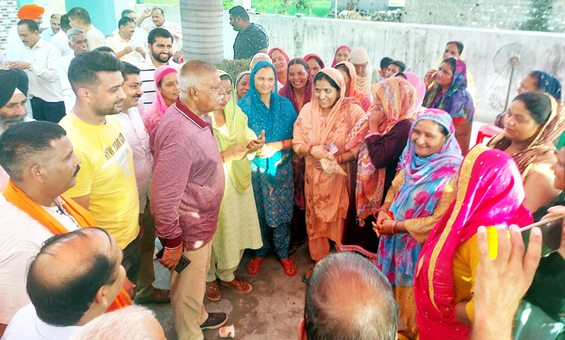 Former Minister Ch Sukhnandan listening problems of people in village Garhi in Bhalwal constituency on Tuesday. Former Minister Ch Sukhnandan listening problems of people in village Garhi in Bhalwal constituency on Tuesday.
