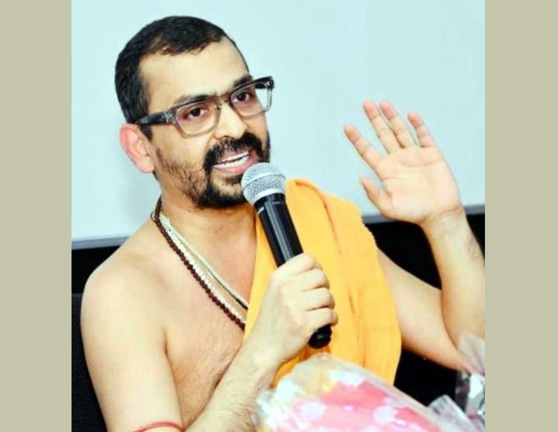 Swami Abhishek Brahmchari delivering summons in Srinagar. Swami Abhishek Brahmchari delivering summons in Srinagar.