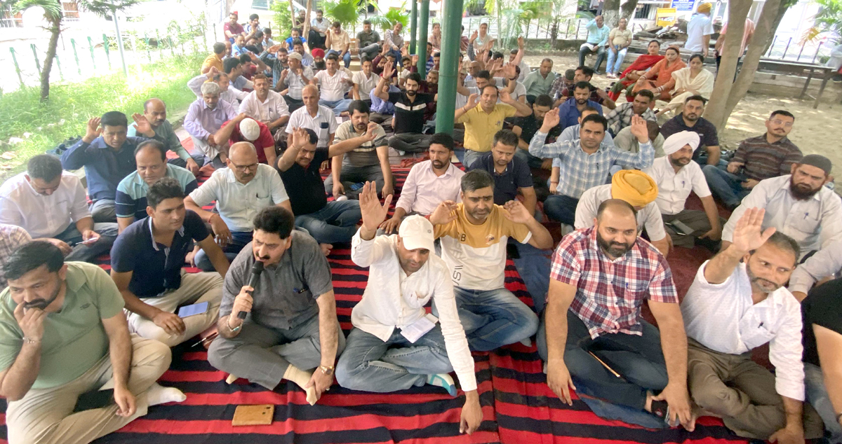 Patwaris protesting in Jammu on Thursday. — Excelsior/Rakesh Patwaris protesting in Jammu on Thursday. — Excelsior/Rakesh