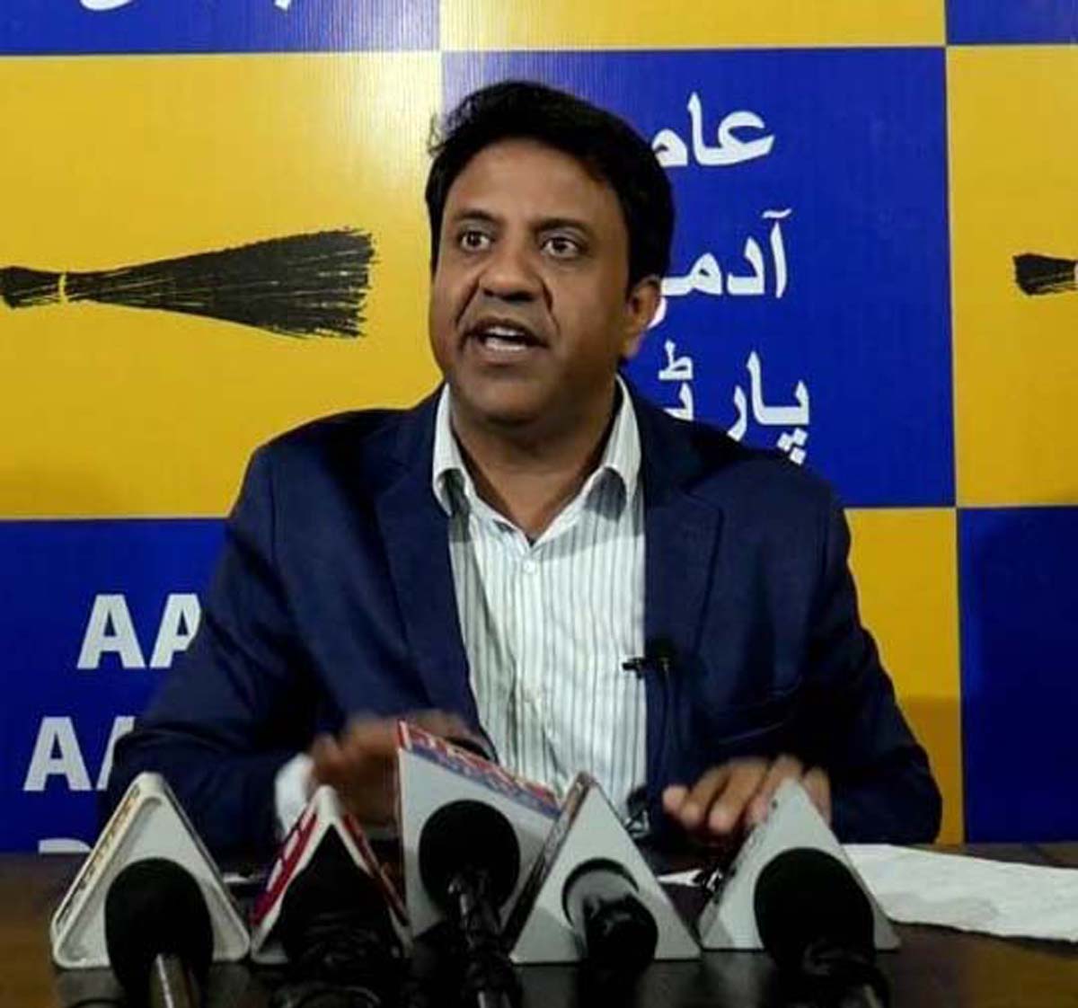 Dr Nawab of AAP addressing a press conference at Srinagar on Thursday. Dr Nawab of AAP addressing a press conference at Srinagar on Thursday.