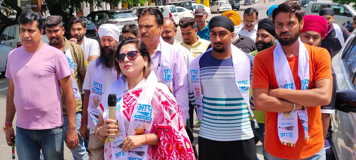 AAP leader, Namrata Sharma during door-to-door campaign in Channi Himmat area of Jammu. AAP leader, Namrata Sharma during door-to-door campaign in Channi Himmat area of Jammu.