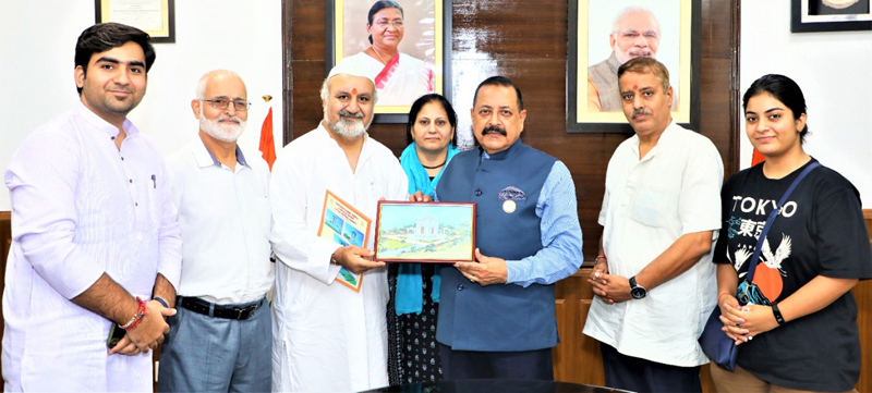Representatives of Save Sharda Committee Kashmir during a meeting with Union Minister, Dr Jitendra Singh at New Delhi. Representatives of Save Sharda Committee Kashmir during a meeting with Union Minister, Dr Jitendra Singh at New Delhi.