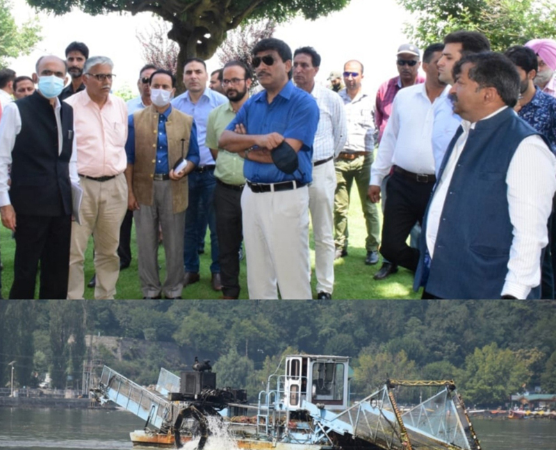 Chief Secretary, Dr Arun Kumar Mehta inspecting de-weeding operations in Dal Lake. Chief Secretary, Dr Arun Kumar Mehta inspecting de-weeding operations in Dal Lake.