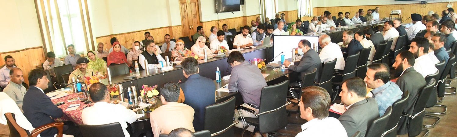 Chief Secretary visits Ganderbal, reviews developmental scenario of district-22