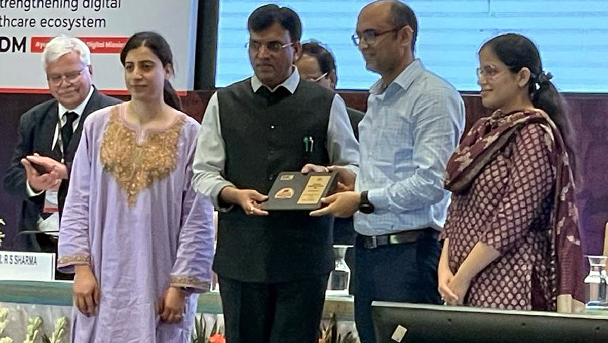 J&K officials receiving award from Union Health Minister Mansukh Mandaviya in New Delhi on Monday.