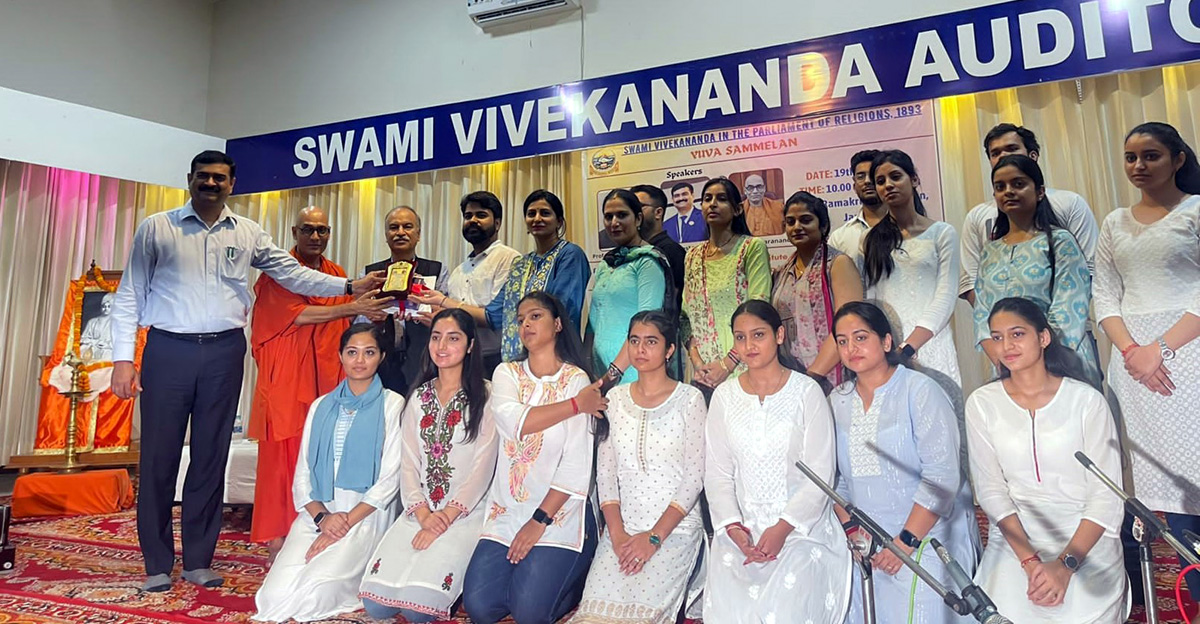 Students during Yuva Sammelan Students during Yuva Sammelan