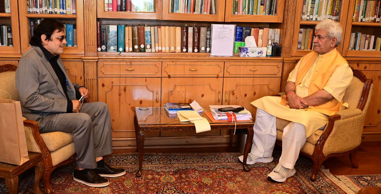 Lt Governor Manoj Sinha meeting renowned Bollywood Actor Sh Sanjay Khan