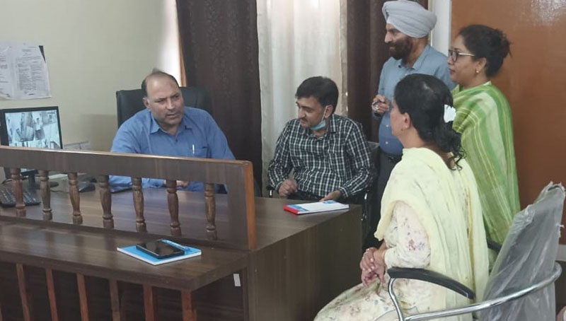 IGR Sheikh Arshad Ayub during inspection of SR offices in Jammu on Thursday. IGR Sheikh Arshad Ayub during inspection of SR offices in Jammu on Thursday.