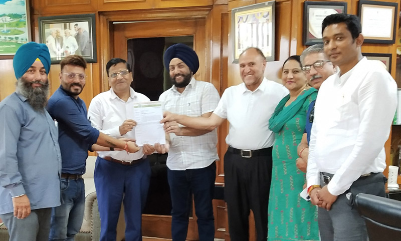 Members of NTEAJ submitting charter of demands to Vice Chancellor SKUAST Jammu Professor JP Sharma. Members of NTEAJ submitting charter of demands to Vice Chancellor SKUAST Jammu Professor JP Sharma.