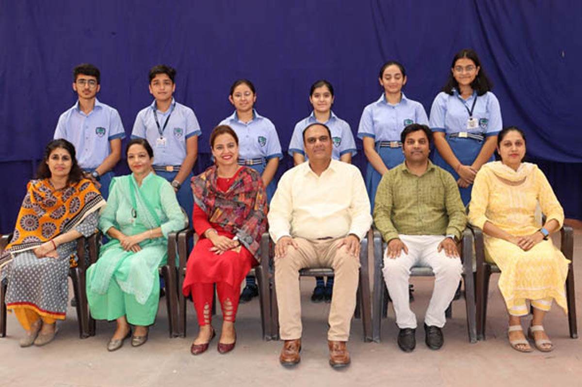 Winning team posing for a group photograph along with School management at Jammu. Winning team posing for a group photograph along with School management at Jammu.