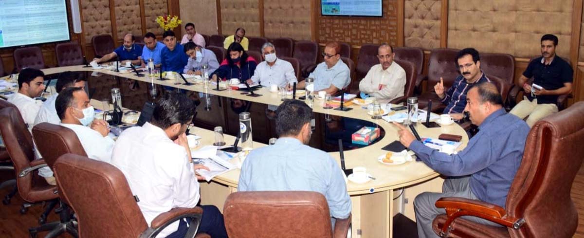 Union Secy F&PD Sudhanshu Pandey chairing a meeting. Union Secy F&PD Sudhanshu Pandey chairing a meeting.