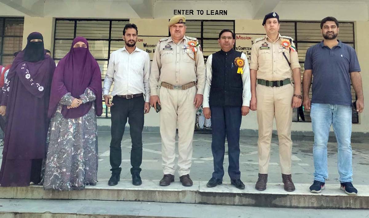 Chief guest posing for a group photograph along with college staff at GDC Thannamandi on Saturday. Chief guest posing for a group photograph along with college staff at GDC Thannamandi on Saturday.