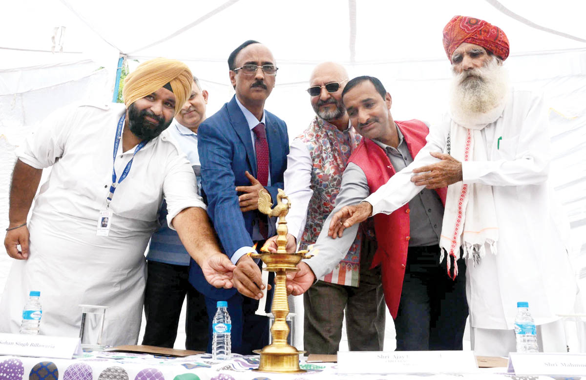 CGM NABARD J&K Dr Ajay K Sood inaugurating Gramya Mela at Kela Kendra, Jammu. - Excelsior/Rakesh
